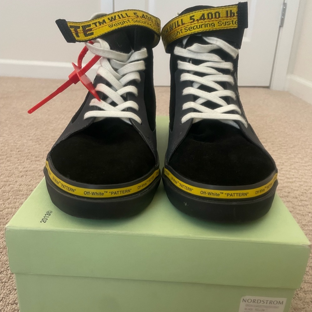 Selling my off white shoes